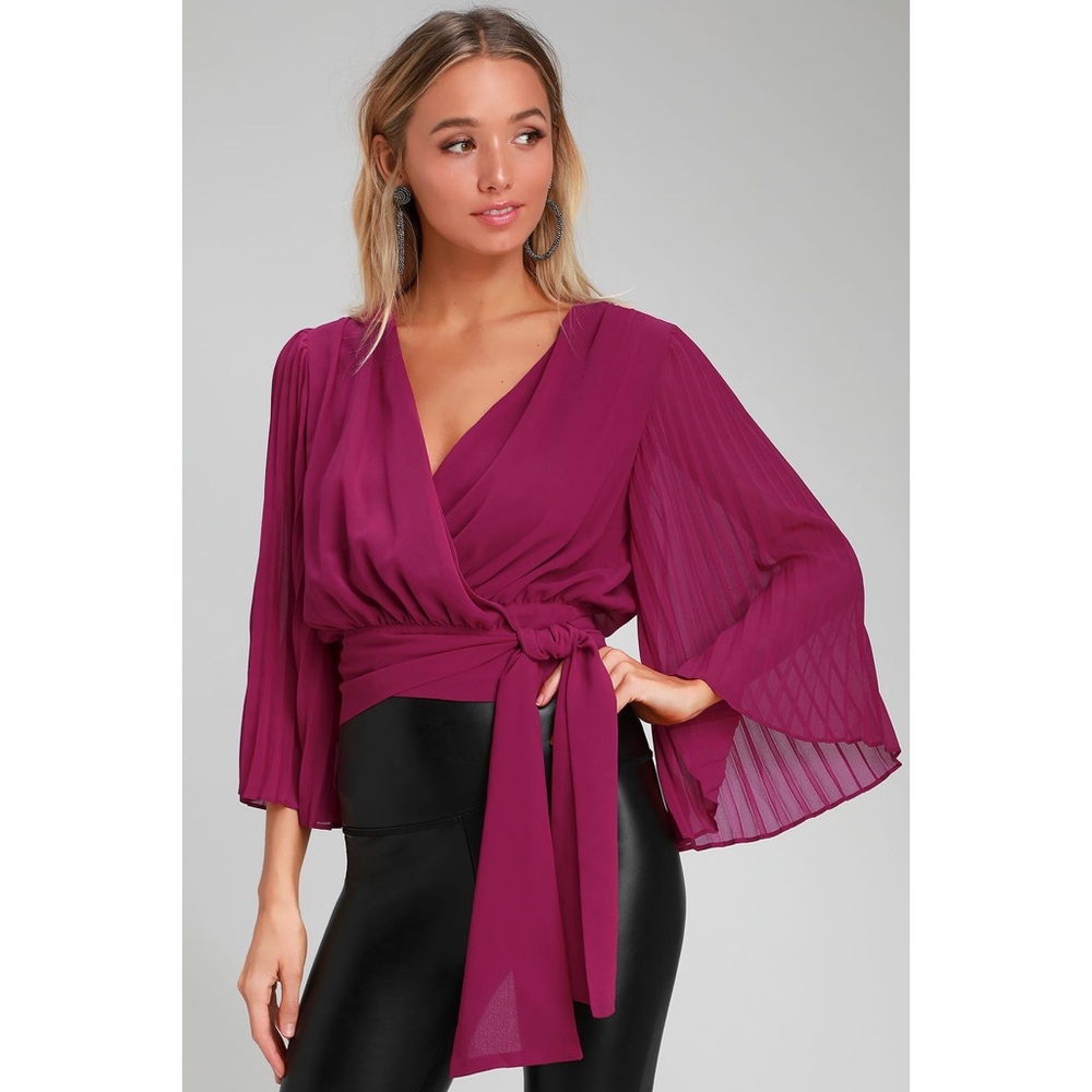 NWT Lulu’s Pleated Bell Sleeve Wrap Top, Medium